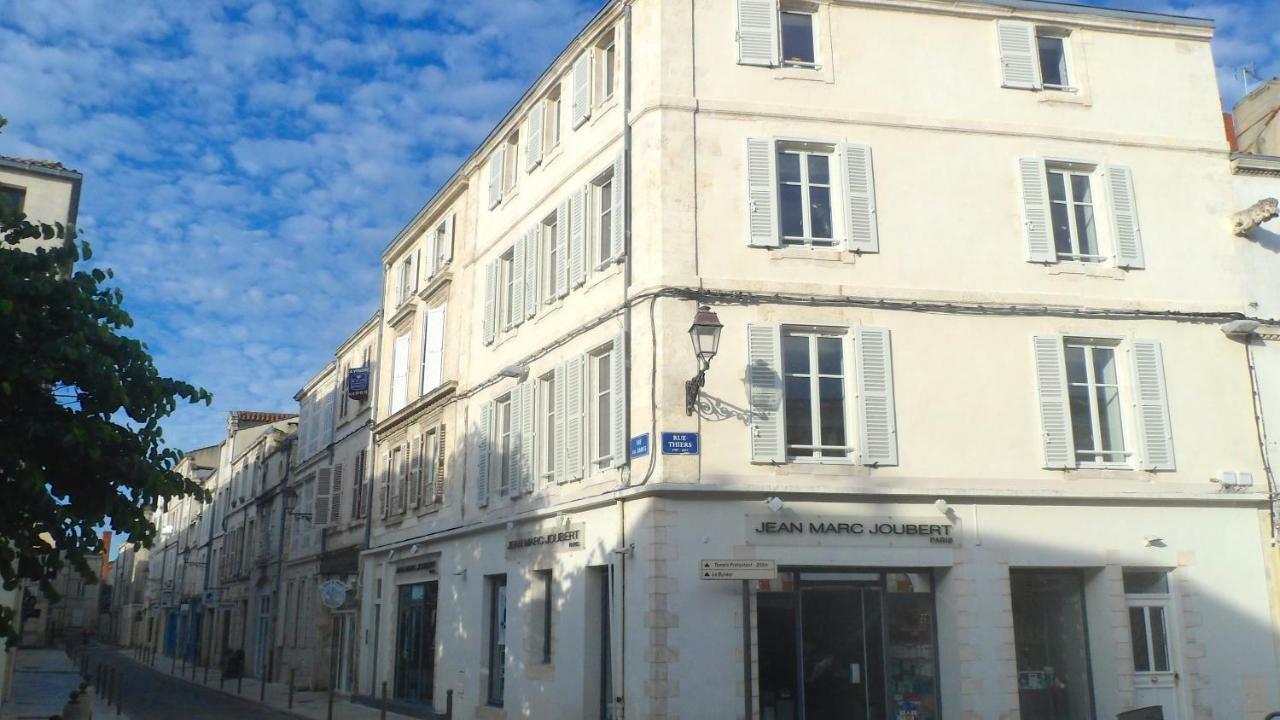 Les Halles 2 La Rochelle  Bagian luar foto